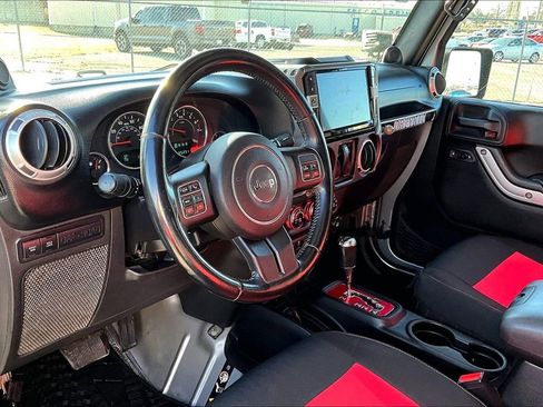 Used 2013 Jeep Wrangler Rubicon w/ PWR Convenience Group image 17