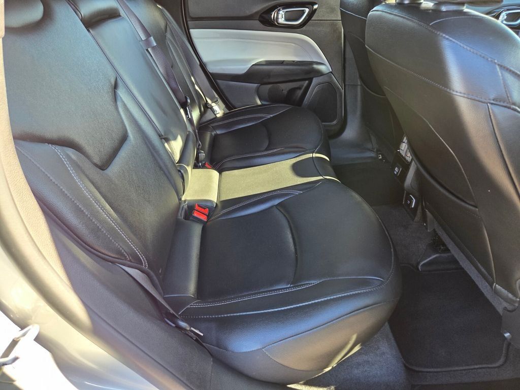 Used 2025 Jeep Compass Limited AWD/4WD image 18