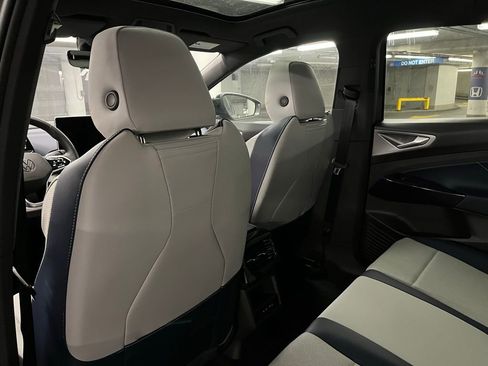 New 2025 Volkswagen ID.4 Pro S image 25