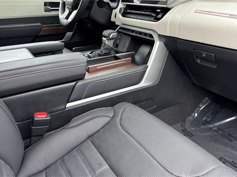 Used 2025 Toyota Sequoia Capstone image 15