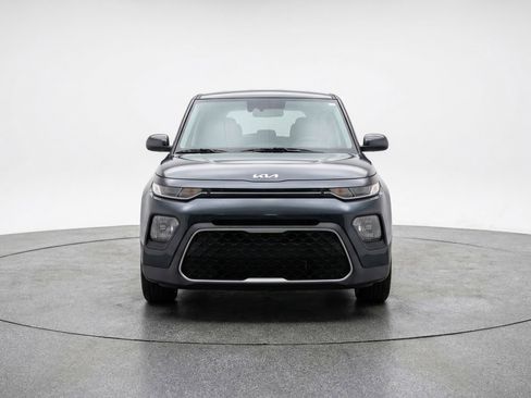 Used 2025 Kia Soul LX w/ LX Technology Package FWD image 2