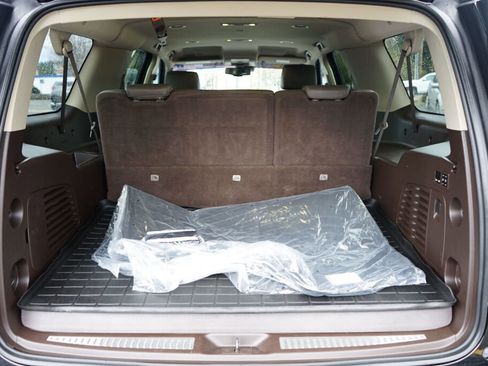 Used 2016 GMC Yukon XL Denali image 4