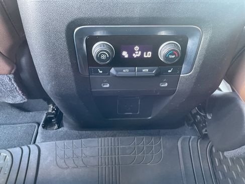 Used 2021 Chevrolet Tahoe High Country w/ Premium Package image 44