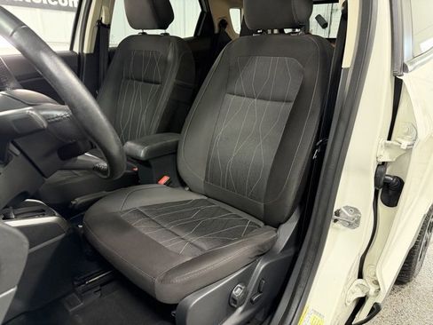 Used 2019 Ford EcoSport SE w/ SE Convenience Package image 20