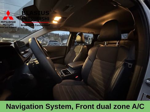 Used 2024 Mitsubishi Outlander 4WD Plug-In Hybrid image 9