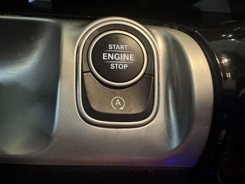 Used 2022 Mercedes-Benz GLB 250 image 11