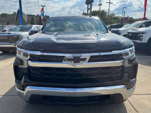 Used 2023 Chevrolet Silverado 1500 LT AWD/4WD image 9
