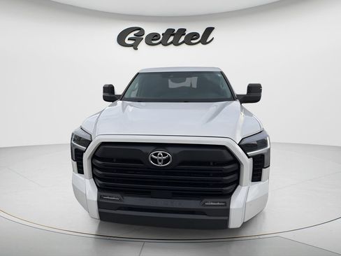 Used 2022 Toyota Tundra SR5 w/ SR5 Premium Package RWD image 2