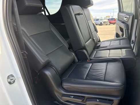 Used 2024 Chevrolet Suburban LT image 23