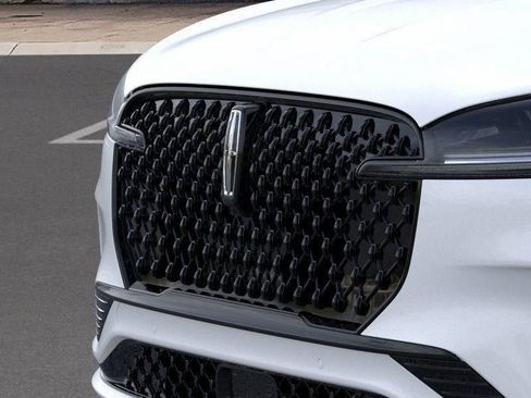 New 2026 Lincoln Aviator AWD w/ Jet Appearance Package image 5