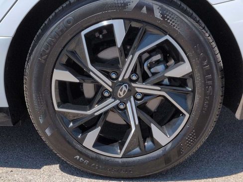 Used 2025 Hyundai Sonata SEL FWD image 14