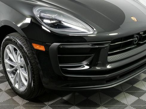 Used 2026 Porsche Macan AWD/4WD image 39