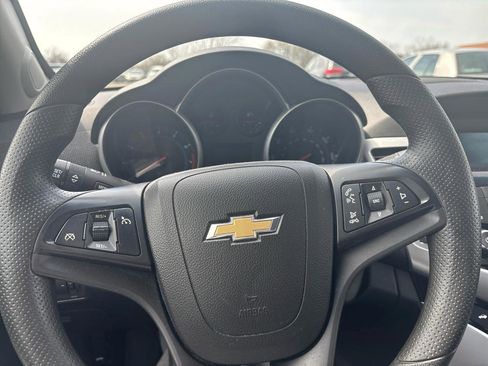 Used 2015 Chevrolet Cruze LT image 29
