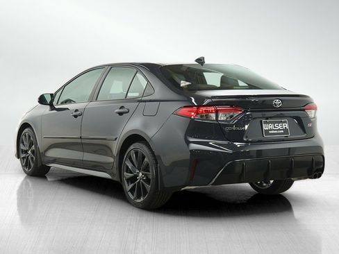 Used 2024 Toyota Corolla SE w/ SE Convenience Package FWD image 3