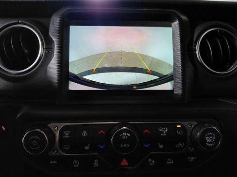 Used 2021 Jeep Wrangler Unlimited Sahara w/ Uconnect 4C Nav & Sound Group AWD/4WD image 24