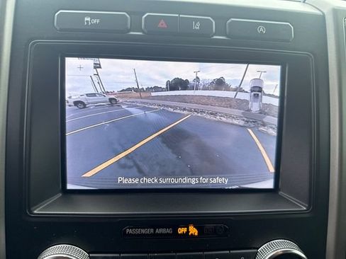 Used 2020 Ford Expedition XLT image 16