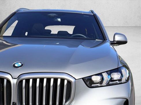 Used 2025 BMW X5 xDrive40i w/ Climate Comfort Package AWD/4WD image 2