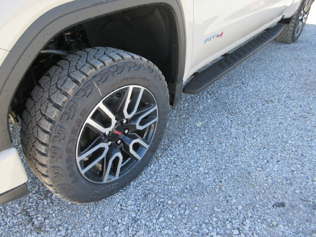 New 2026 GMC Sierra 1500 AT4 w/ AT4 Premium Package AWD/4WD image 14