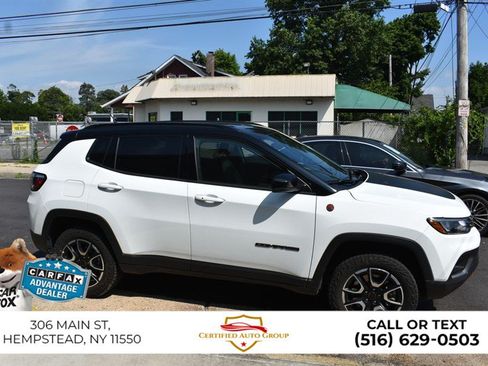 Used 2025 Jeep Compass Trailhawk AWD/4WD image 5