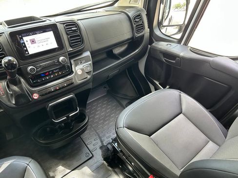 Used 2025 RAM ProMaster 3500 w/ Convenience Group FWD image 12