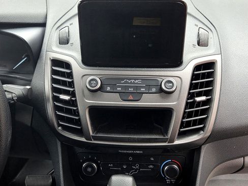 Used 2021 Ford Transit Connect XLT image 18