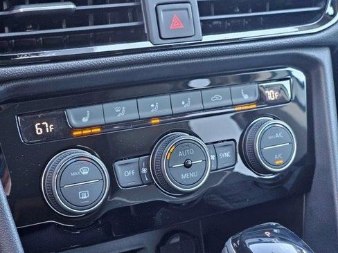 New 2024 Volkswagen Taos SE image 22