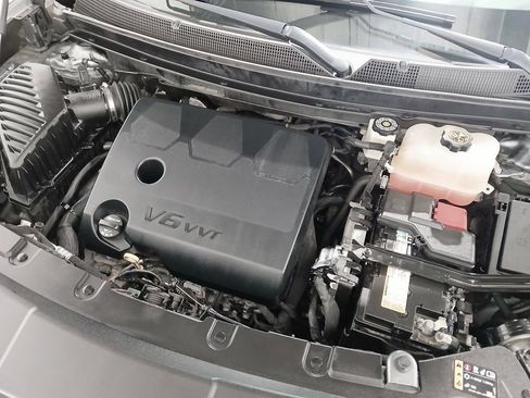 Used 2020 Chevrolet Traverse LT w/ LT Premium Package AWD/4WD image 35