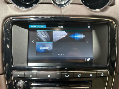 Used 2017 Jaguar XJ L Portfolio RWD image 62