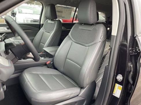 New 2026 Ford Explorer Active w/ Active Comfort Package image 15