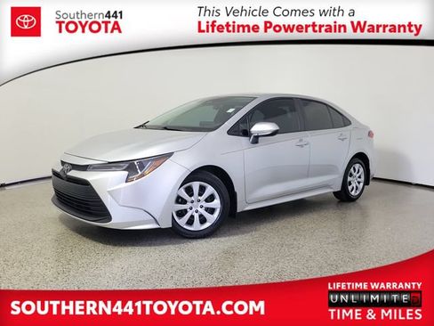 Used 2025 Toyota Corolla LE FWD image 1