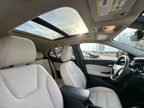 Used 2021 Buick Encore GX Essence w/ Advanced Technology Package image 9