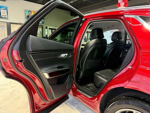 Used 2025 Genesis GV70 2.5T image 32