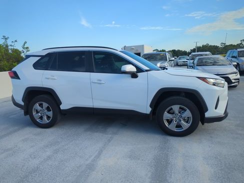 Used 2025 Toyota RAV4 XLE w/ Convenience Package FWD image 4