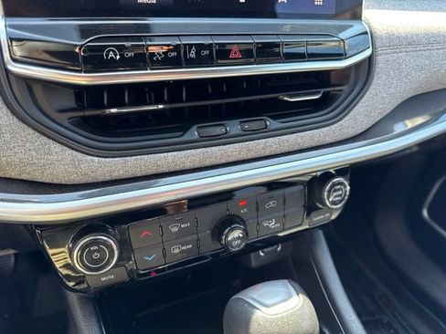 Certified 2023 Jeep Compass Latitude AWD/4WD image 27