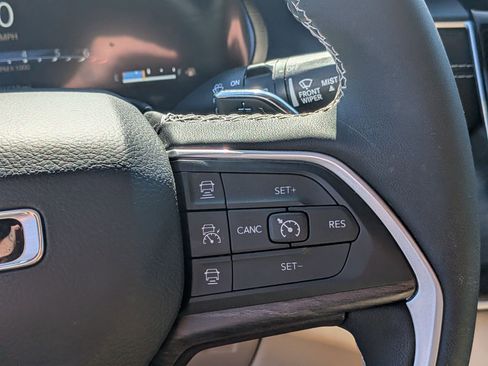 Certified 2023 Jeep Grand Cherokee L Limited w/ Luxury Tech Group II image 16