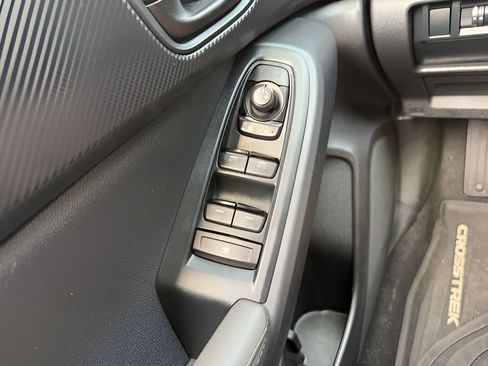 Used 2024 Subaru Crosstrek 2.0i Premium AWD/4WD image 19