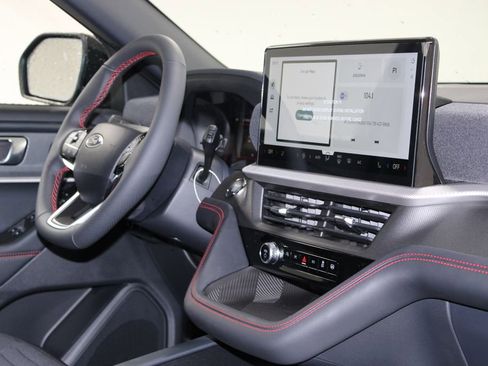 New 2026 Ford Explorer ST-Line w/ ST-Line Street Pack RWD image 30