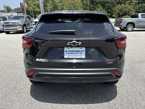 Used 2026 Chevrolet Trax RS w/ Sunroof Package FWD image 4