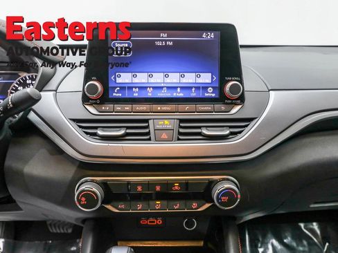 Used 2023 Nissan Altima 2.5 SR image 12