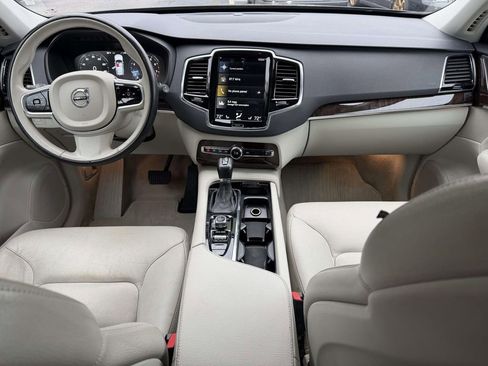 Used 2016 Volvo XC90 T6 Momentum w/ Momentum Plus Package AWD/4WD image 8