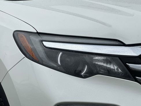 Used 2017 Honda Pilot Touring image 10