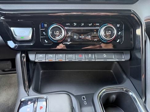 Used 2025 GMC Sierra 1500 AT4 w/ AT4 Premium Package AWD/4WD image 24
