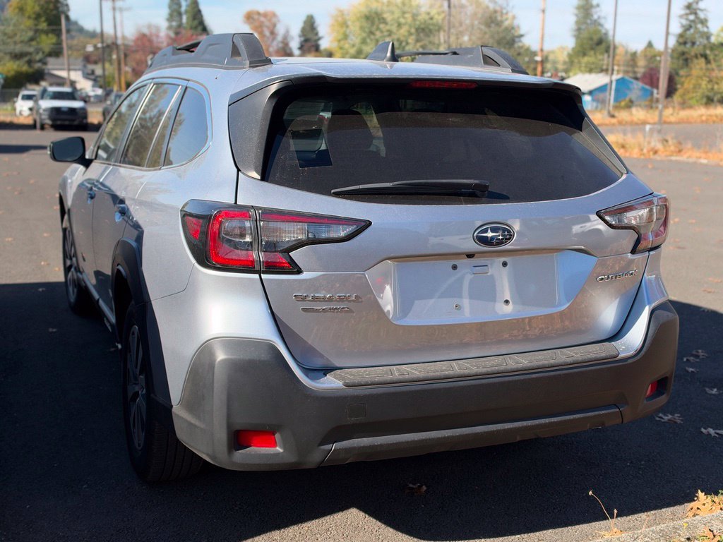 Used 2023 Subaru Outback Premium AWD/4WD image 2