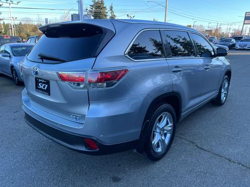 Used 2016 Toyota Highlander Limited w/ Preferred Accessory Package image 6