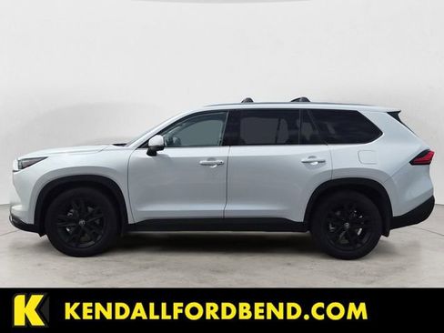 Used 2024 Toyota Grand Highlander AWD image 2