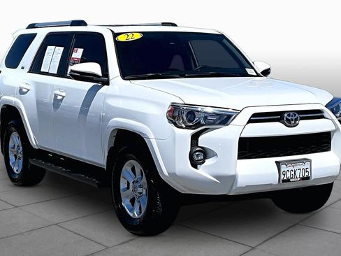 Used 2022 Toyota 4Runner SR5 Premium w/ Moonroof Package RWD image 2