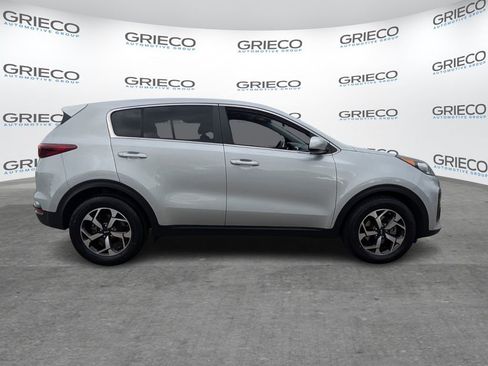 Used 2022 Kia Sportage LX image 8
