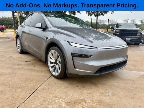 Used 2026 Tesla Model Y 2WD image 1