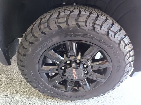 Used 2026 GMC Sierra 2500 AT4 w/ AT4 Premium Plus Package AWD/4WD image 42