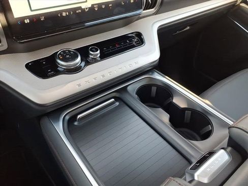 New 2025 Ford Expedition Active image 16